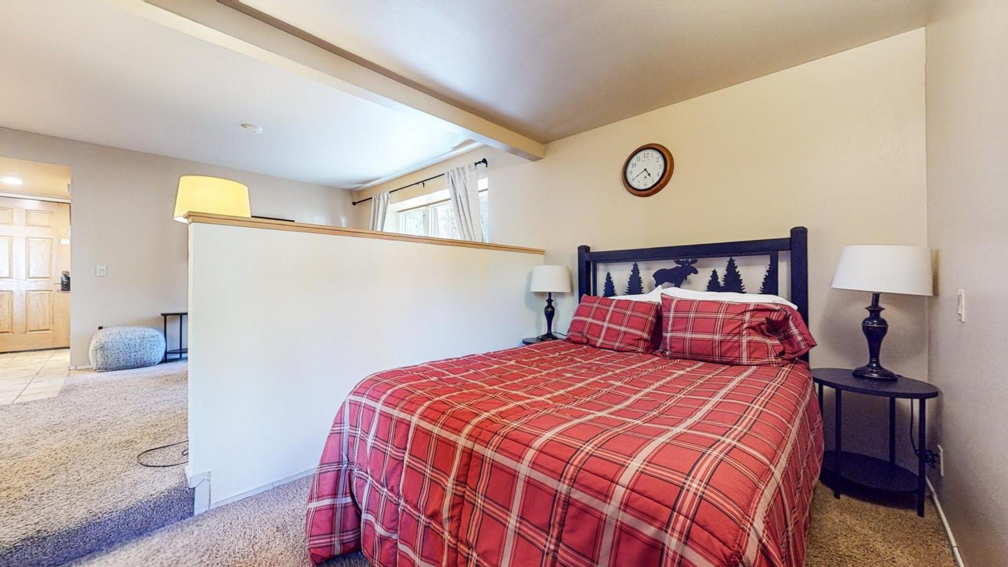 Apartment Mammoth Estates - Free Parking & Pet Friendly *