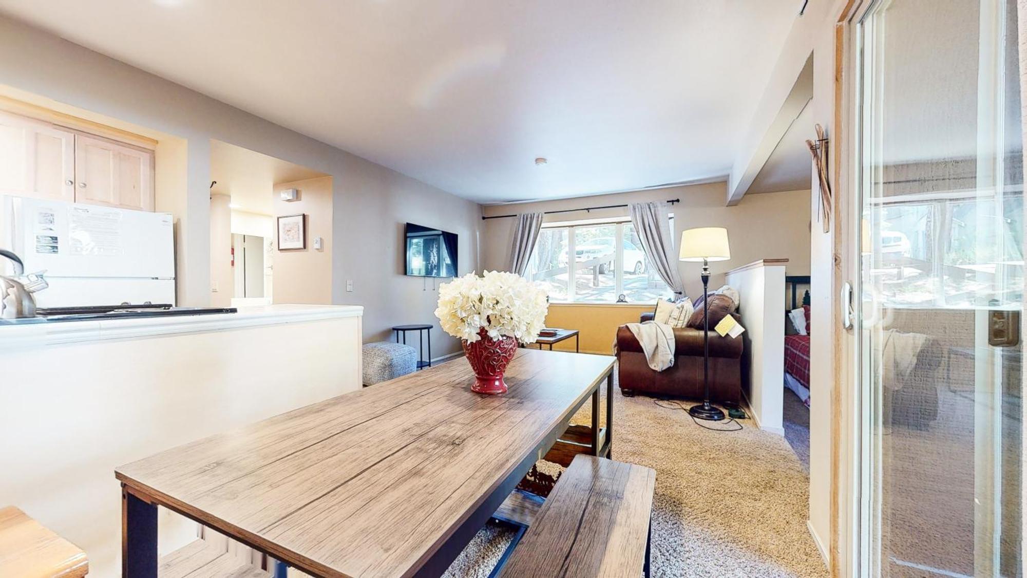 Apartment Mammoth Estates - Free Parking & Pet Friendly