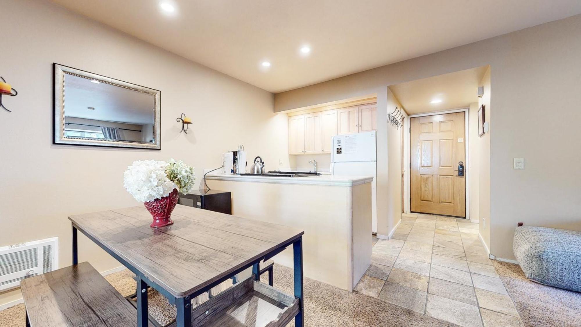 Mammoth Estates - Free Parking & Pet Friendly Apartment Mammoth Lakes